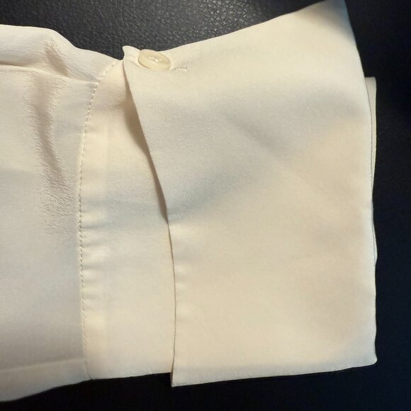 Diane von Furstenberg Tie Front Key Hole Blouse Color: ivory Size: 14 - Picture 4 of 6